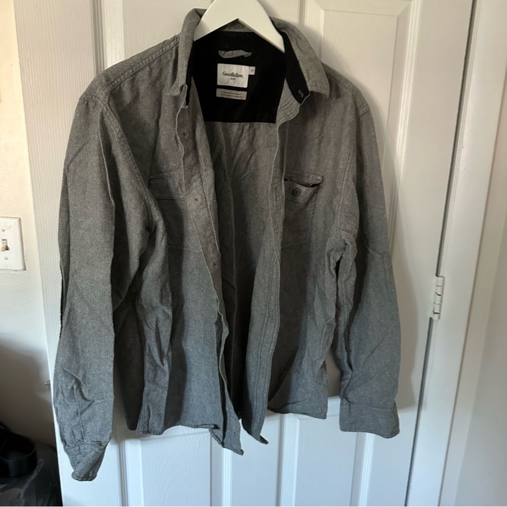 Men’s Gray Long Sleeve Button Down